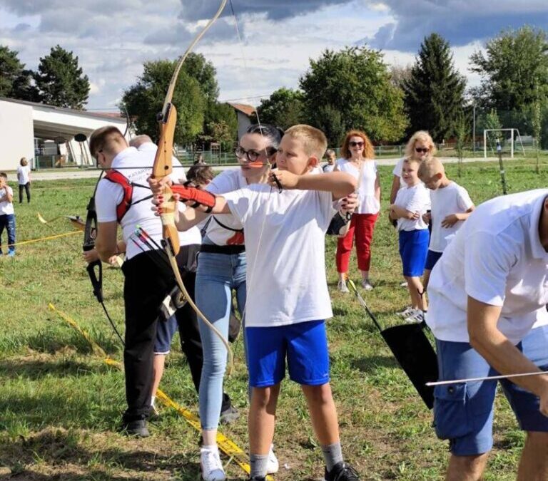 U sklopu Hrvatskog olimpijskog dana učenici upoznali streličarstvo